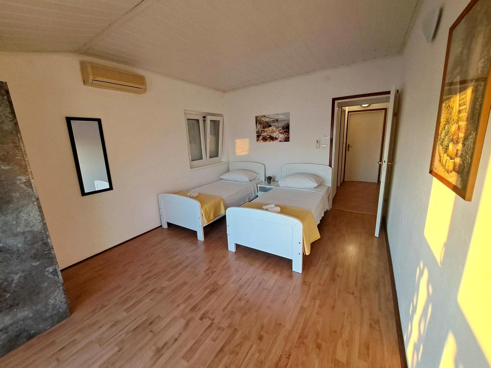 Apartments Maruna Maslenica Exterior photo